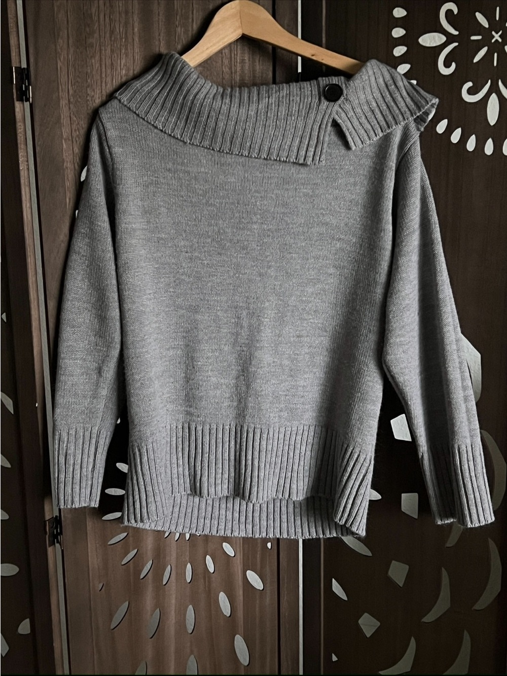 Off-the-Shoulder Ribbed Gray Sweater